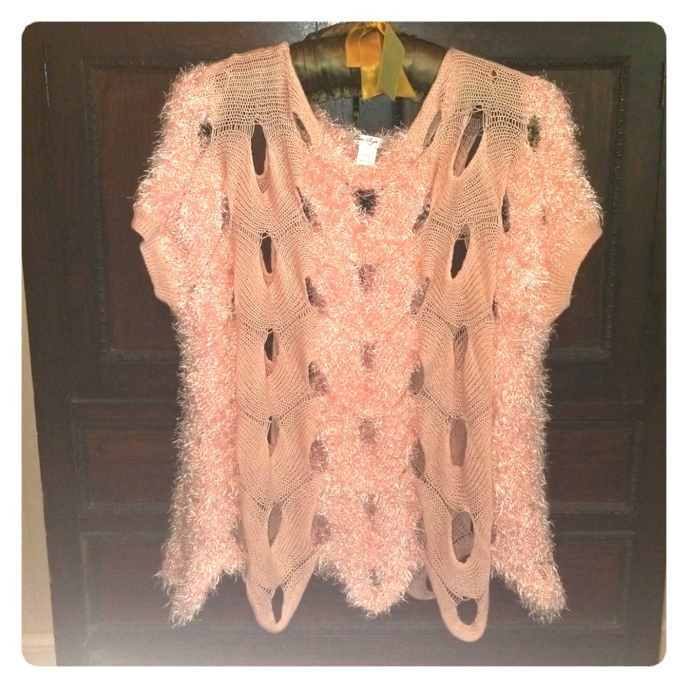 Sexy pink holy fuzzy soft sweater short sleeve M/L